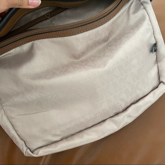 Michael Kors Jet Set Medium Tote in Camel - Picture 9 of 11